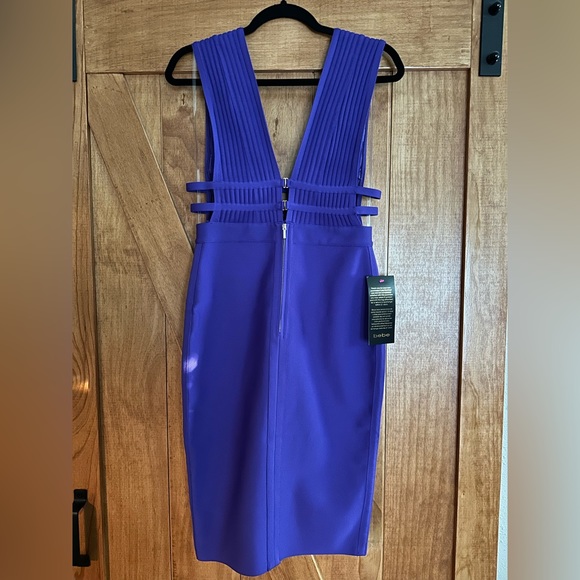 COPY - Bebe Plunge Neck Bandage Dress - Picture 2 of 5